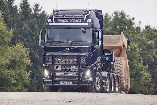 FLAGSHIP VOLVO FH16 POWERS INTO SERVICE AT PAUL CHAPMAN & SONS