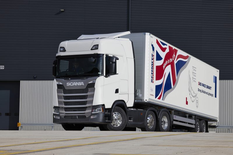 SCHMITZ CARGOBULL’S NEW S.KO PACE SMART DRY FREIGHT SEMI-TRAILER DEBUTS FOR SALFORD VAN HIRE