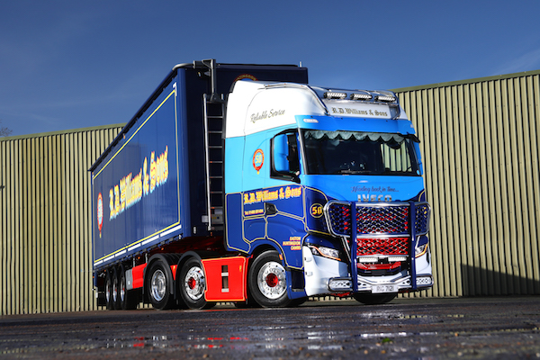 Williams Transport celebrates its 50th year with bespoke IVECO S-WAY