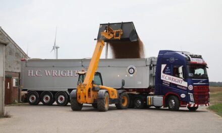 LINCOLNSHIRE FIRM WORKS NEW FRUEHAUF TRAILERS HARD ON GRAIN HAULAGE