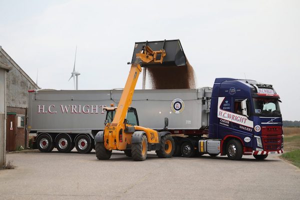 LINCOLNSHIRE FIRM WORKS NEW FRUEHAUF TRAILERS HARD ON GRAIN HAULAGE