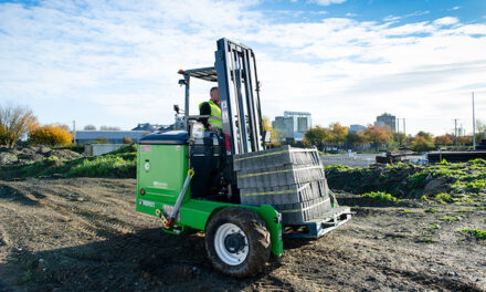 Hiab completes its electric range of truck-mounted forklifts with the launch of MOFFETT E8 NX