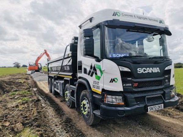 MV COMMERCIAL IMPRESSES SHROPSHIRE AGGREGATE SPECIALIST WITH FAST DELIVERY OF TIPPERS