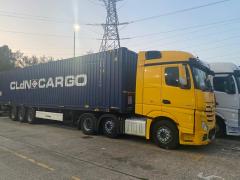 Container logistics specialist expands trailer fleet with Krone