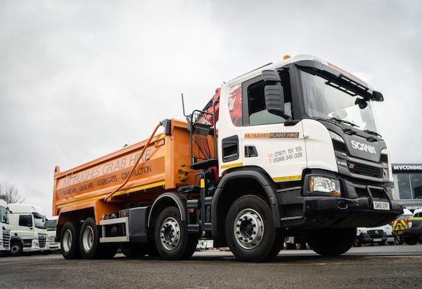 WELSH PLANT HIRE FIRM HAILS QUALITY OF REFURBISHED TIPPER GRABS FROM MV COMMERCIAL