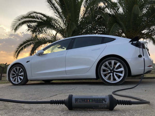 Electric cars and high temperatures: 7 tips to keep your electric car charged this summer.