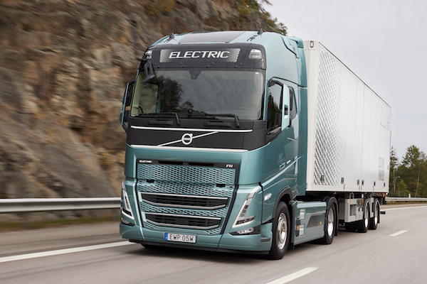 VOLVO FH ELECTRIC WINS INTERNATIONAL TRUCK OF THE YEAR 2024