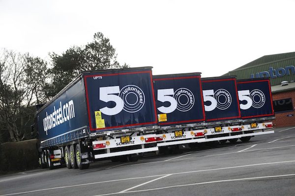 CUSTOM-BUILT CURTAINSIDERS FROM SCHMITZ CARGOBULL STRENGTHEN UPTONSTEEL’S FLEET