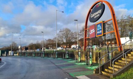 Oldham shoppers receive ultra-rapid charging hub at favoured retail destination