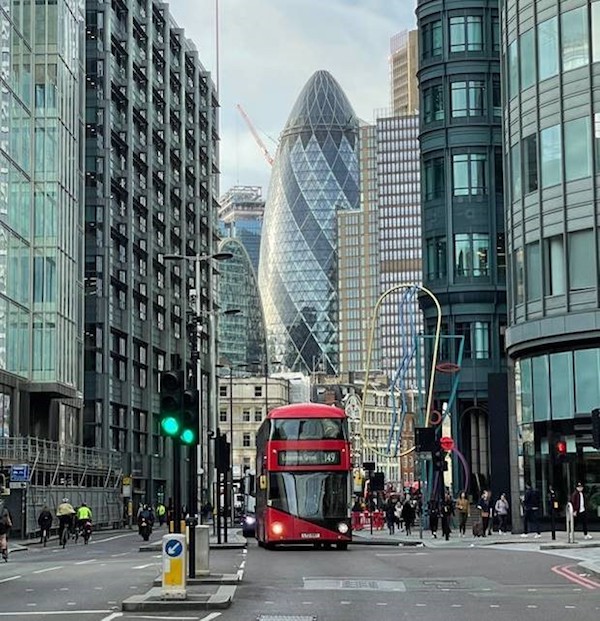 INIT SIGNS CONTRACT WITH TRANSPORT FOR LONDON (TFL) FOR THE DELIVERY OF NEW TECHNOLOGY FOR LONDON’S BUS SYSTEM